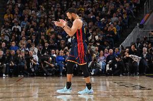 开云登录网址入口-库里生涯第15次砍下50+ NBA历史第7人&amp;比肩大帅乔丹科比等人
