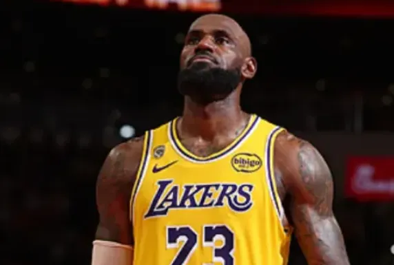 开云下载-阿里纳斯：詹姆斯一旦退役，NBA&amp;amp;媒体将失去“流量按钮”
