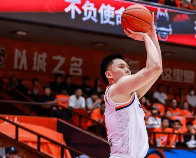 开云登录网址入口-李弘权出战28分钟，投篮5中2得到5分4篮板3助攻2抢断2盖帽